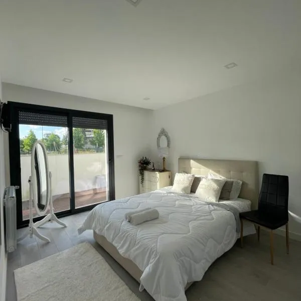 Quarto Privado em Alojamento Local perto do Rio Vez em Arcos de Valdevez, hotel v destinaci Arcos de Valdevez