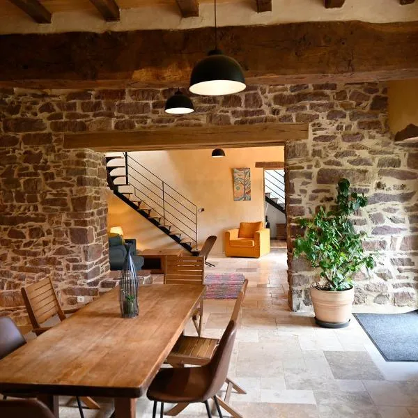 LES CHAMBRES AUX LOUPS en Brocéliande, hotell i Iffendic