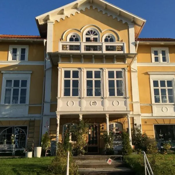 Von Otterska Villan i Gränna, отель в городе Гренна