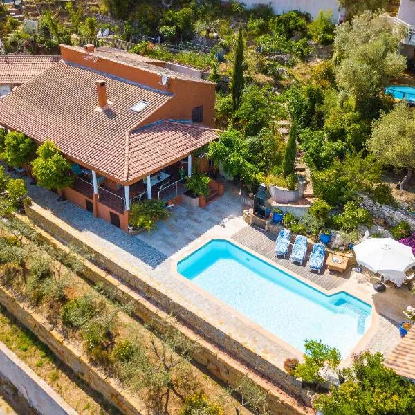 Studio de charme Le Rose, 25m2, dans propriété au calme avec piscine by Le mas de Louise et Sacha, hotel en Solliès-Toucas