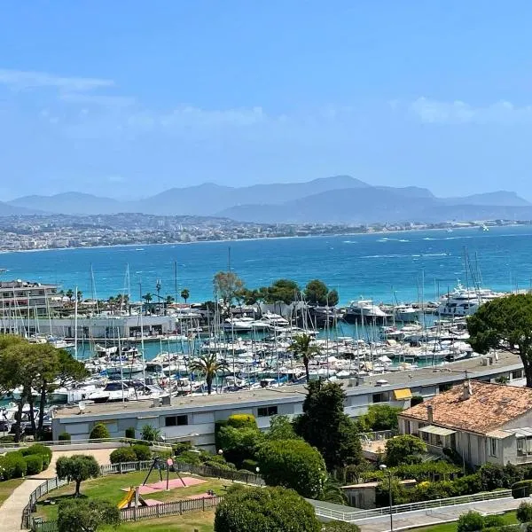 #41 MARINA RIVIERA BAY - Marine Baie des Anges - Studio vue Mer et Port, hotell i Villeneuve-Loubet