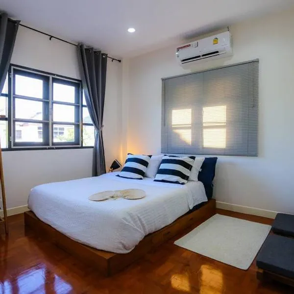 Cozy hug home, hotel in Ban Phak Wan Noi