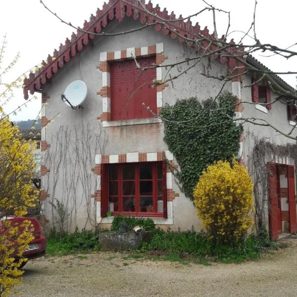 Les Bambous, hotel in Sauveterre-la-Lémance