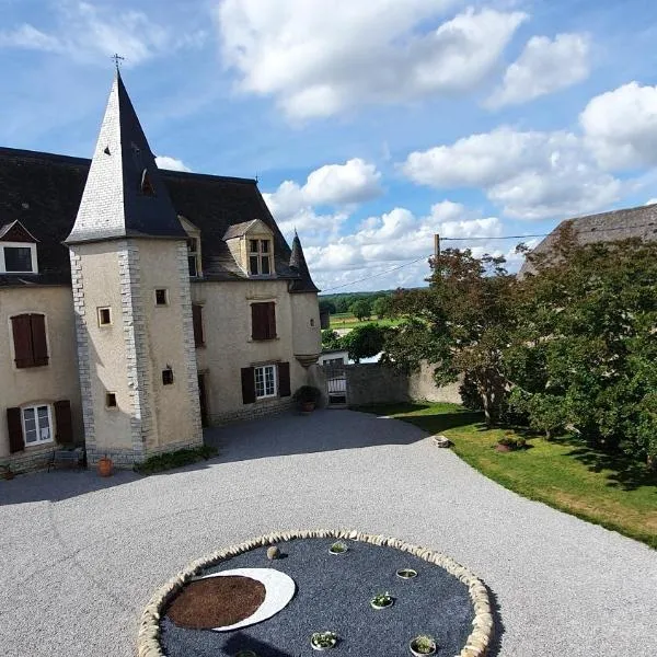 Gîte château d'Espalungue, piscine et SPA, hotel in Moncayolle-Larrory-Mendibieu