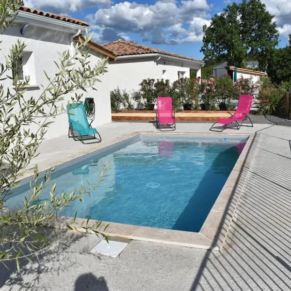 Gîtes des Clapas Lisa, villa**** piscine privée, hôtel à Balazuc