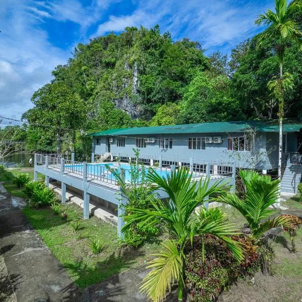 Benarat Lodge, hotel in Long Terawan