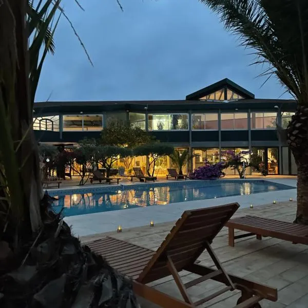 Tropic Hôtel, hotel a Rivesaltes