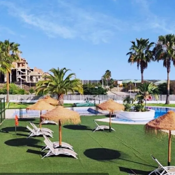 Sea and Sun Costa Esuri Isla Canela, hotelli kohteessa Ayamonte