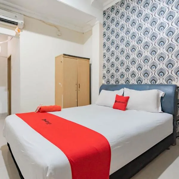 RedDoorz near Pasar Klandasan Balikpapan, hotel em Balikpapan