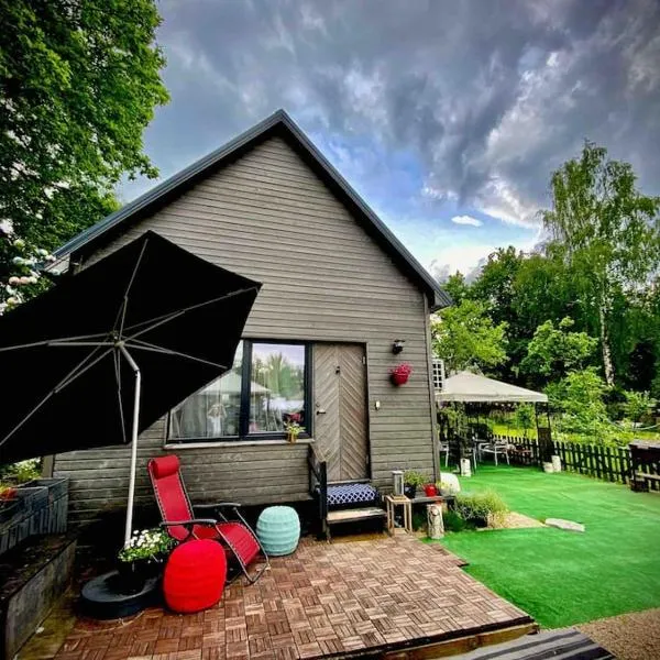 Kalngale에 위치한 호텔 Amazing little house on an island with garden