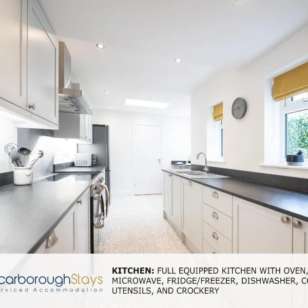Scarborough Stays - Trafalgar Lodge - 4 bedroomed house - Free Parking, hotel in Scarborough