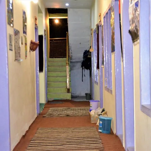 MANOKUR - E- BASA HOTEl, hotel v destinaci Minapin