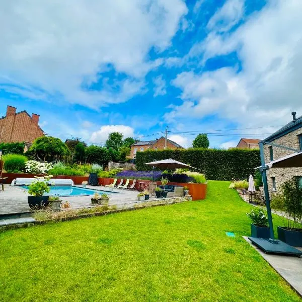 Juste à Côté, Maison de caractère avec piscine, hotel en Wanze