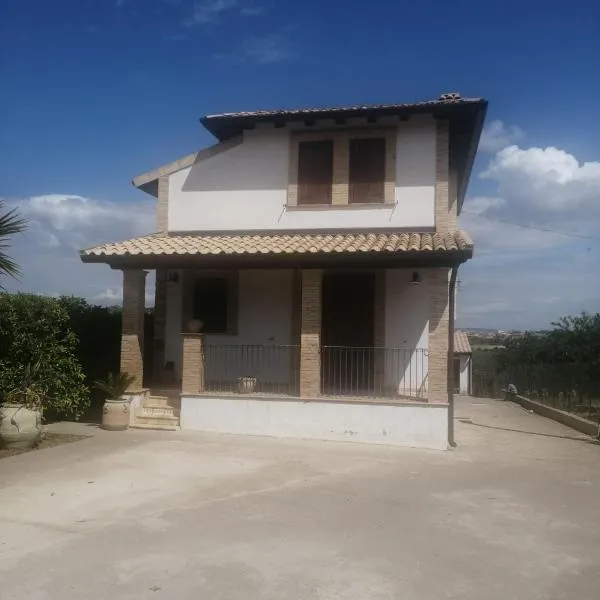 Villa Di Caro, hotelli kohteessa Sommatino