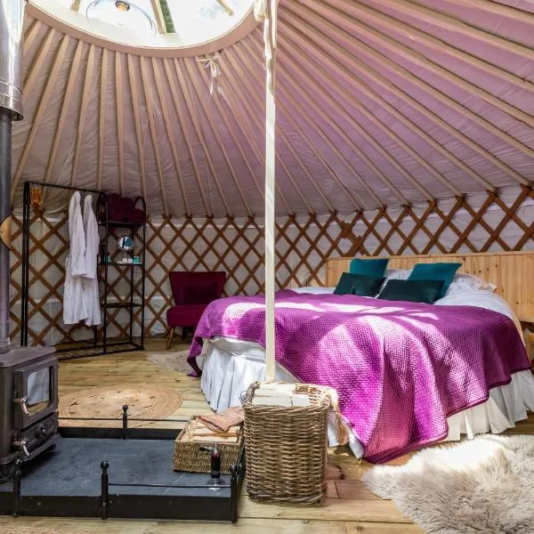 벅스턴에 위치한 호텔 Luxury Yurt with Hot Tub - pre-heated for your arrival