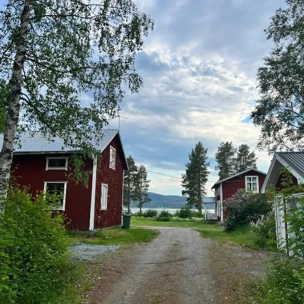 Trevlig villa mellan sjöarna i Vistträsk By., hotel v destinaci Vistheden