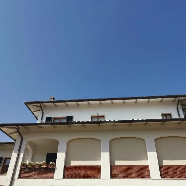 Villa Flora Affittacamere, hotel v destinaci Luni