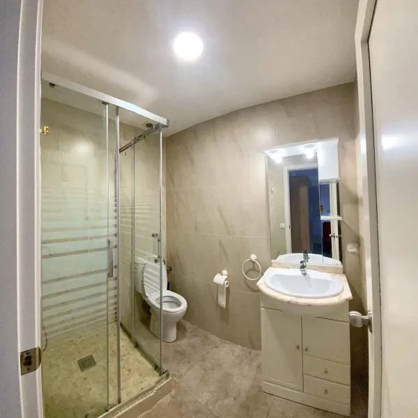 Hostel Penedes, hotel v destinaci Vilafranca del Penedès