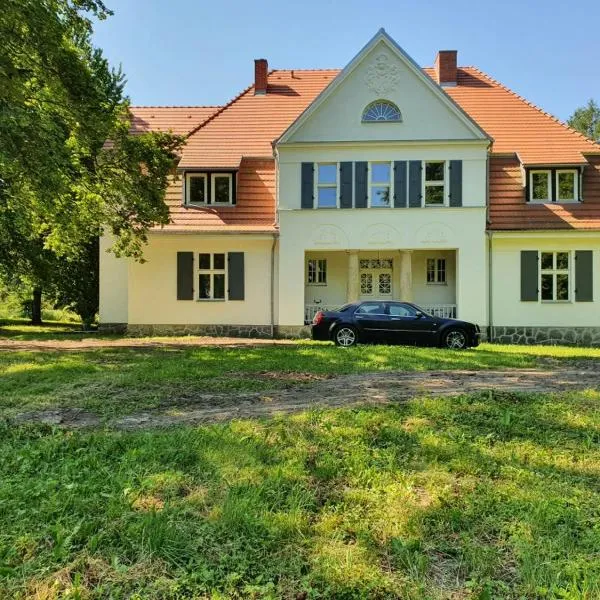 Agroturystyka Dwór Kotowo, hotel in Potęgowo