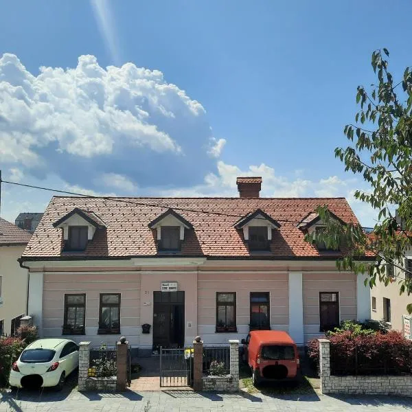 Rooms Čehovin, hotelli kohteessa Postojna