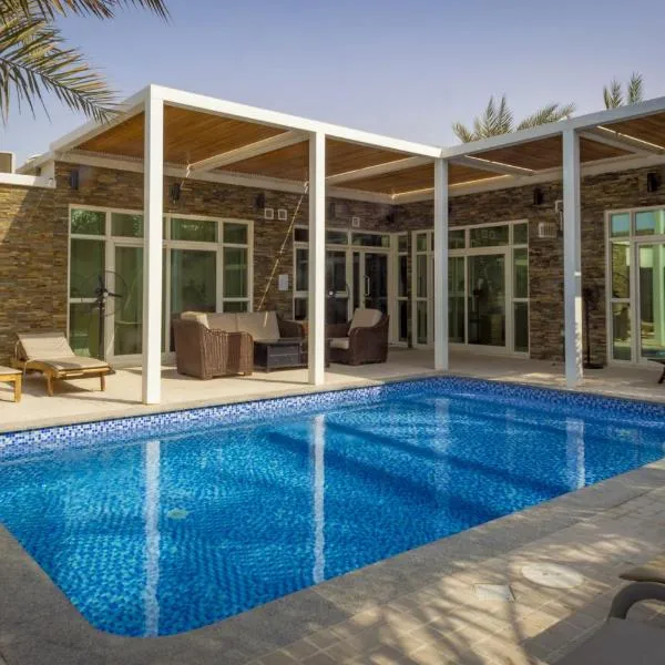 Dar 66 Pool Chalets with Jacuzzi, hotel in Ras al Khaimah