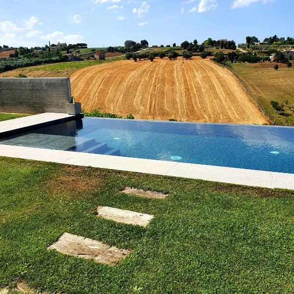 Casa Lunaria B&B, hotel u gradu 'Porto SantʼElpidio'