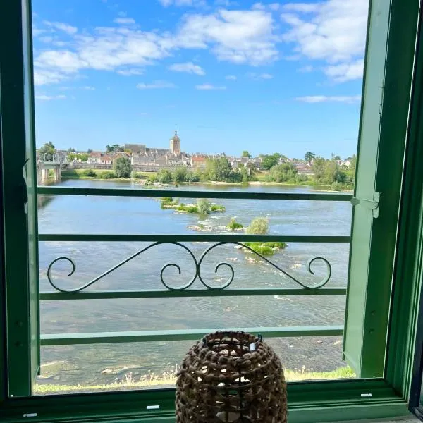 LA VUE LOIRE Appartement, hotel v destinácii Saint-Denis-de lʼHôtel