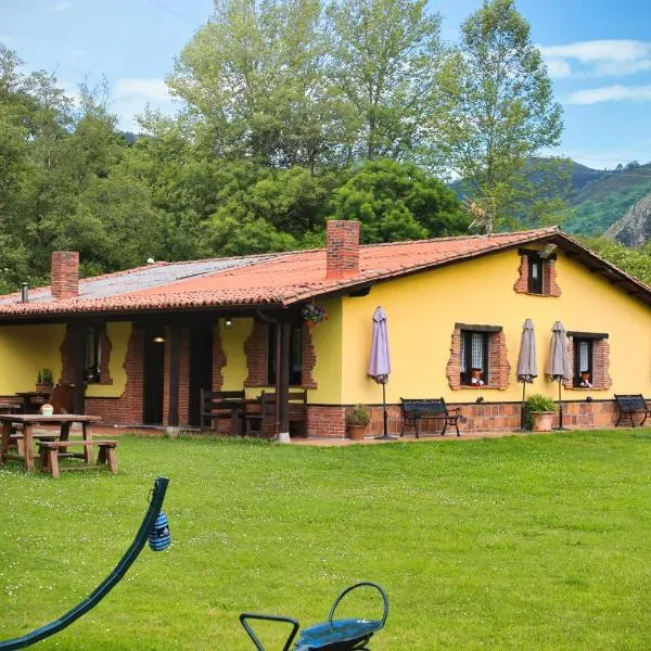 Apartamentos Rurales El Buxu, hotel in Soto de Cangas