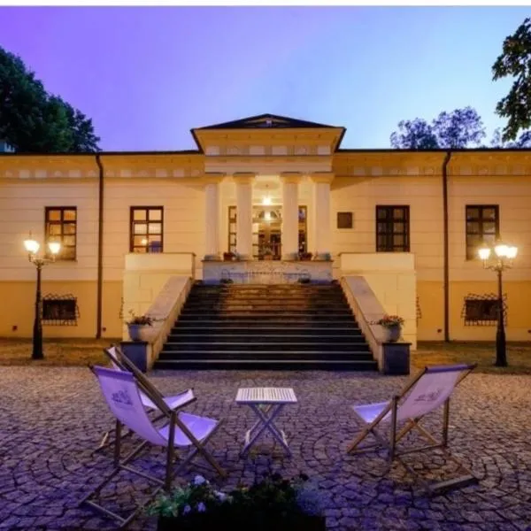 Pałac w Małkowie – hotel w mieście Warta