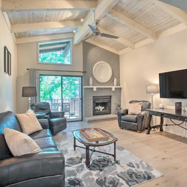Bright Condo with Resort-Style Amenities in Sedona!, hotel v destinaci Sedona