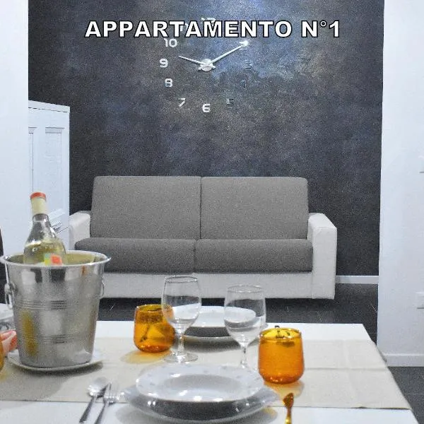 Red & Blu Apartments, hotel v destinaci Desenzano del Garda