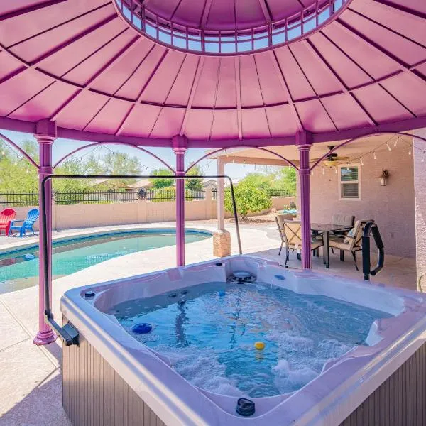 Boho Chic Arizona Villa w Pool & Mini Golf, hotel in Casa Grande