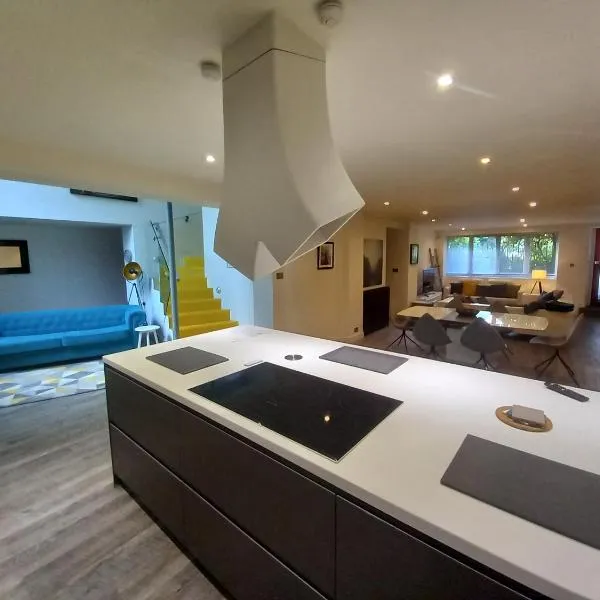 Luxury Architect Designed Apt 13 Mins to Royal mile, готель в Едінбурзі