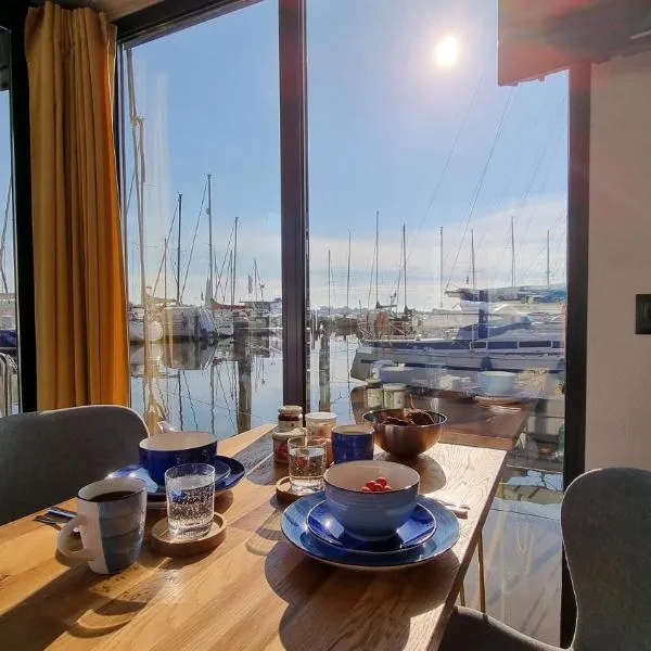 Hausboot Hilja, hotel v destinaci Šlesvik