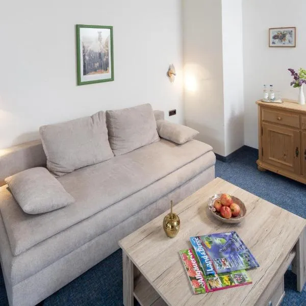 Landhaus Goldener Apfel, hotel v destinaci Bolsterlang