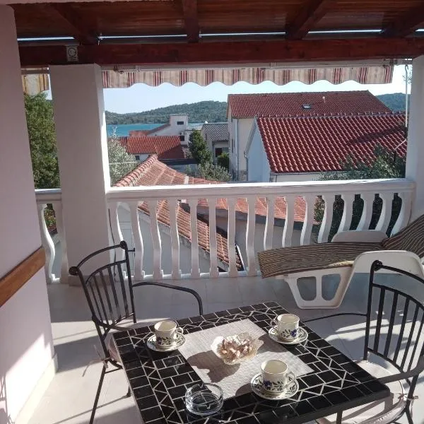 Apartments Marija، فندق في بيروفاتش