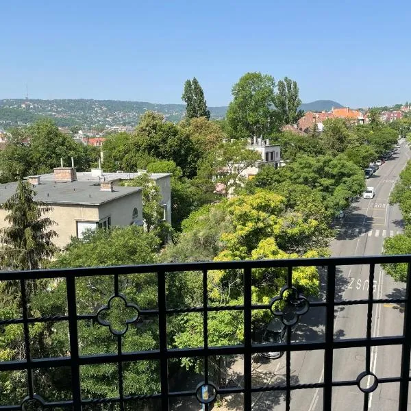 Panoramic Hideaway in Central Buda, hotel en Budapest