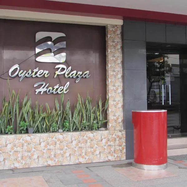 Oyster Plaza Hotel, hotell i Las Piñas