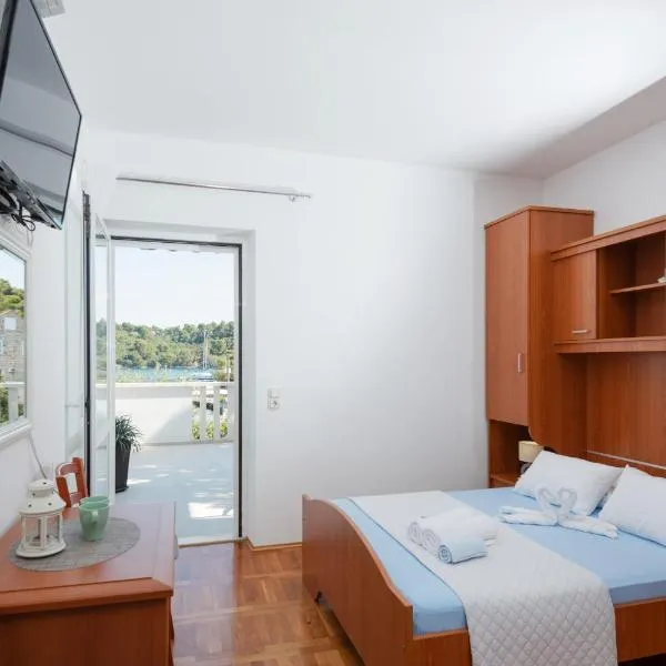 Guesthouse Sanela, hotel a Pomena