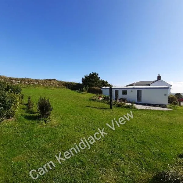 Carn Kenidjack View Caravan, space, peace and tranquillity, hotelli kohteessa Porthcurno