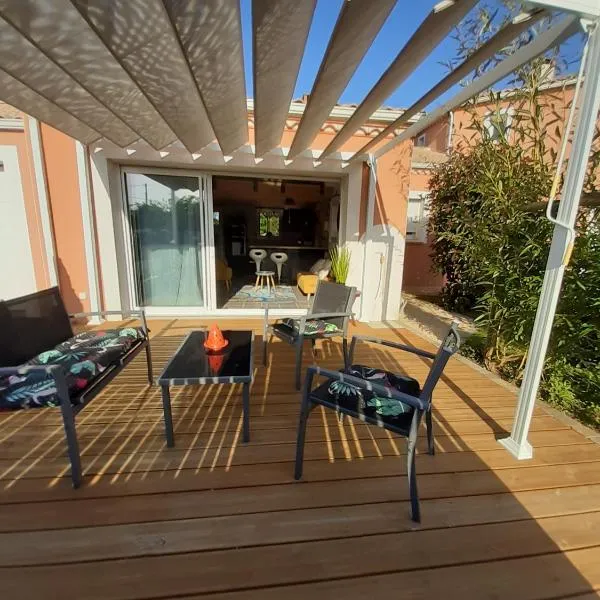 appartement indépendant à 10min des plages au calme proche O'gliss et O'funparken campagne, hotel in Curzon