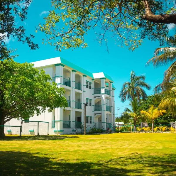 Best Western Grand Baymen Gardens, hotel in San Pedro