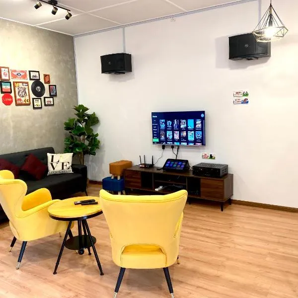 comfy 3-bedrooms with family karaoke Max-10pax, hotell i Ipoh
