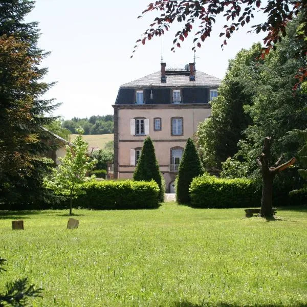 Le Clos des Noyers, hotel v destinácii Montcel