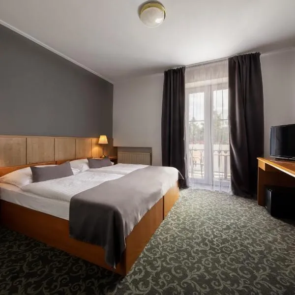 Prague Hotel Carl Inn Restaurant & Parking, hotel a Praga