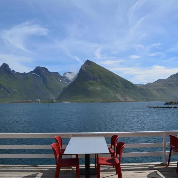 Lydersen Rorbuer Hostel & Apartments, hotel v destinaci Fredvang