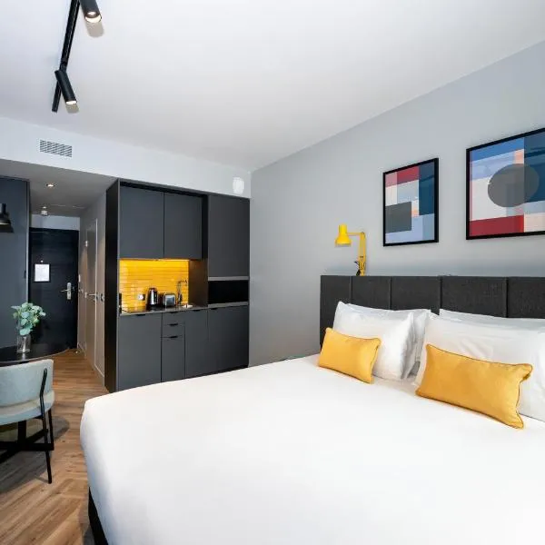 Staycity Aparthotels Paris La Defense, hôtel à Courbevoie