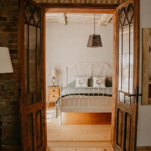 Zelta Apelsīna apartamenti, khách sạn ở Kuldīga