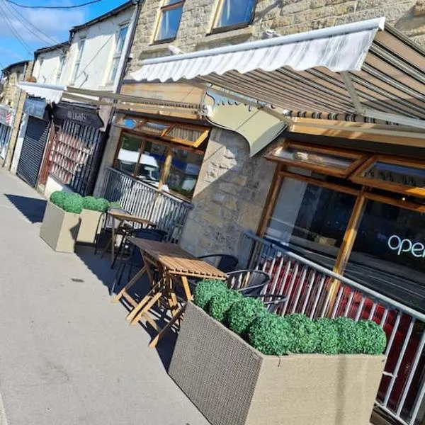 Apartment above Sweetharts bakery and coffeeshop in Blackhill, Durham, hotel v destinaci Shotley Bridge