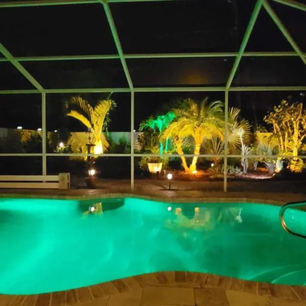 Private Heated Pool and Healing Mineral Waters Nearby, hotell i North Port